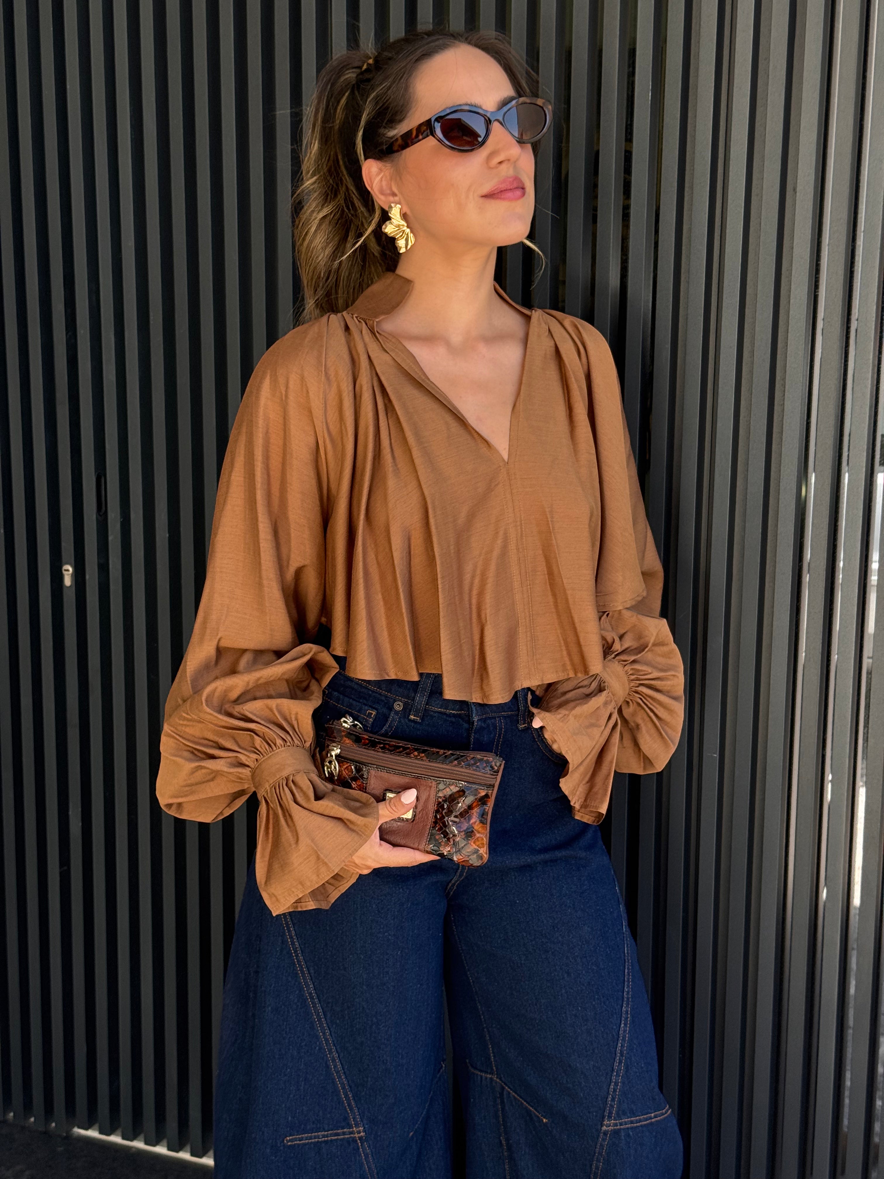 Blusa de Cetim Castanha Lumina